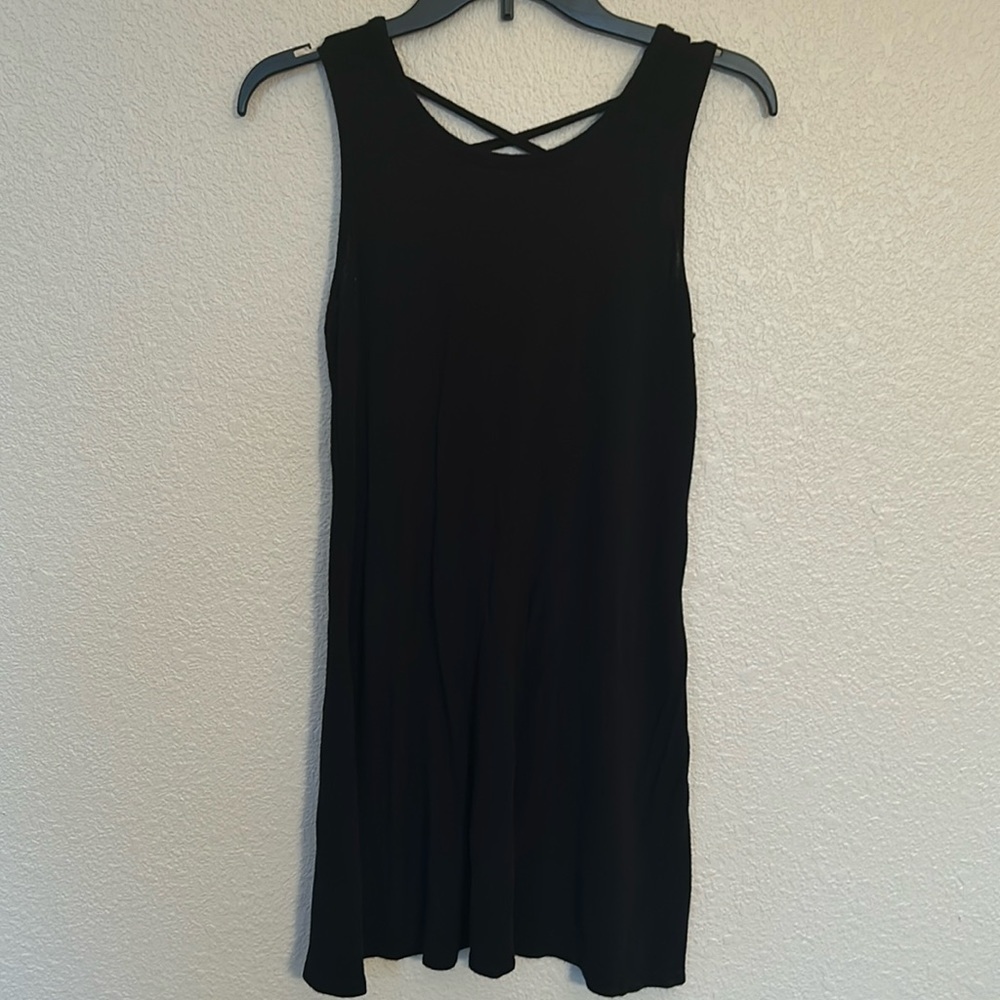 Long tank top, size medium in black